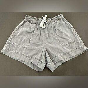 *** SOLD *** 
aerie Light Gray High-Waist Drawstring Utility Shorts Sz small